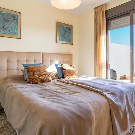 Apartament 2 Bedroom Stunning In