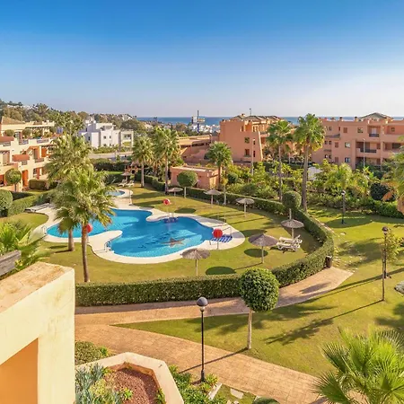 2 Bedroom Stunning In Apartament Casares